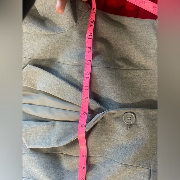 Express Gray Blazer with Ruched Sleeves size 4 - Picture 6 of 7